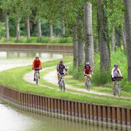 La Louee Du Canal Holiday home Braux (Cote-d'Or)